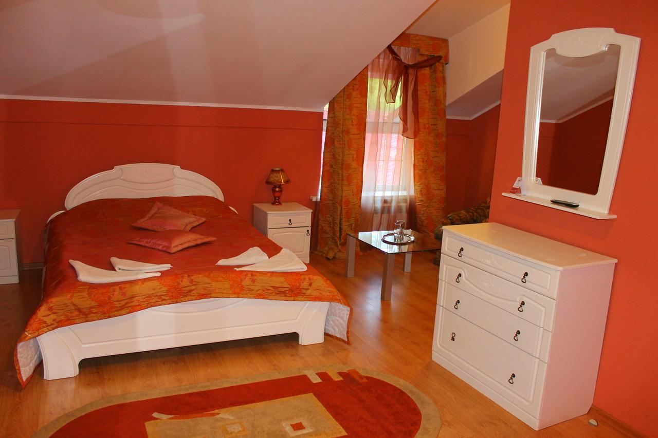 Dudinka - City Mini Hotel Borisov Buitenkant foto